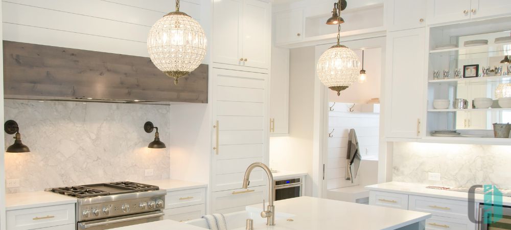 Kitchen cabinets with brass hardware details, adding a touch of luxury and elegance