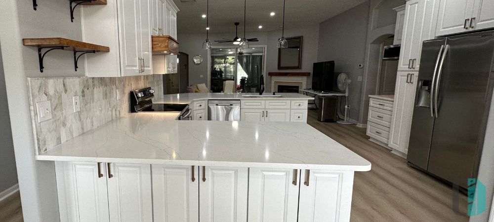 igh gloss finish on kitchen cabinets, creating a sleek, reflective surface for a contemporary style